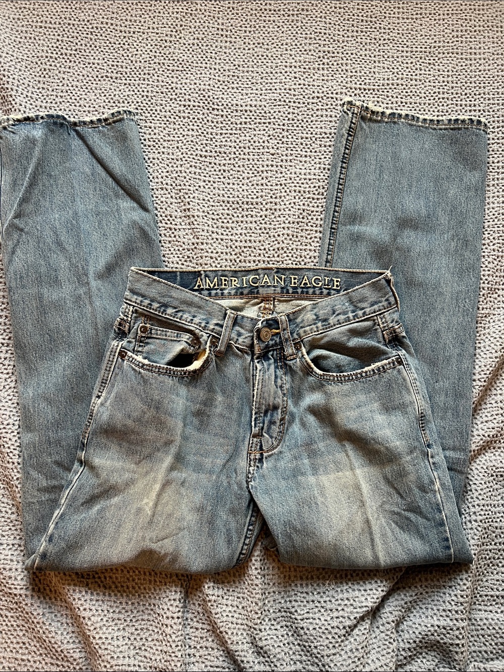 American Eagle Outfitters Men's Straight Jeans in Light Blue Wash